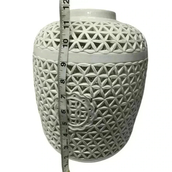 Pair of white majolica perforated Chinese Reticulated Porcelain Ceramic Vases - Picture 16 of 16